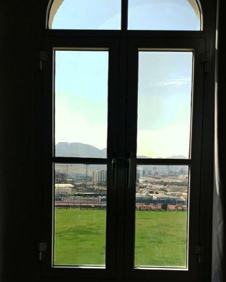 Palace 3*